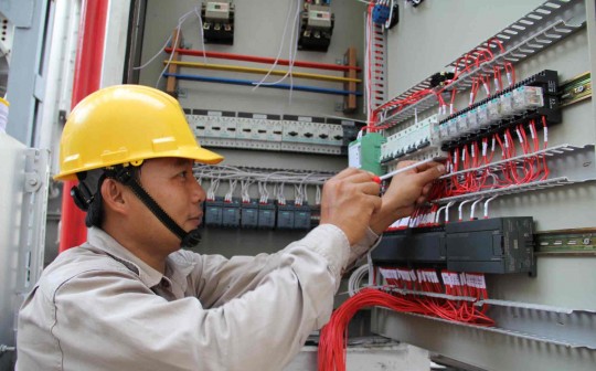 Sửa chữa thiết bị điện